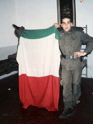 io e il tricolore1.jpg (40596 byte)